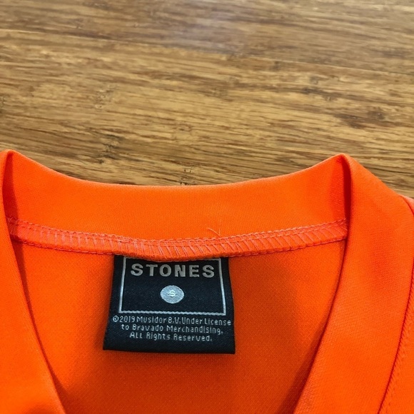 New! Denver Broncos NFL + Rolling Stones collectors' v-neck shirt - Picture 8 of 11